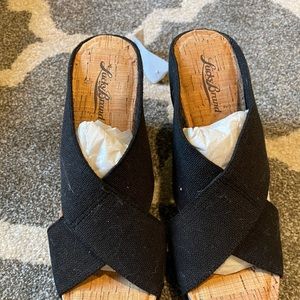 Women’s wedge sandal